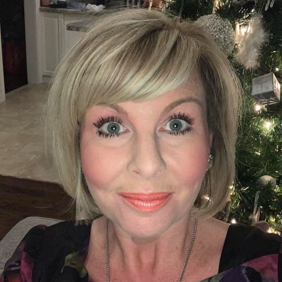 Meet your Posher, Dana - Picture 1 of 1